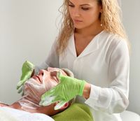 Kosmetikbehandlung im Studio BQ Medical Beauty