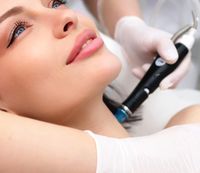 Hydrafacial Gesichtsbehandlung zur Tiefenreinigung und Hautverjüngung