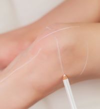 BYONIK High-Tech Gesichtsbehandlung mit rotem Licht zur Hautregeneration