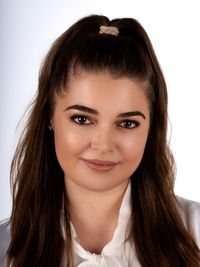 Julee – Fachkosmetikerin für apparative Kosmetik und Hautbehandlungen bei BQ Medical Beauty