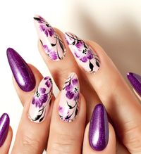 Natürliche Maniküre mit Gel oder Shellac in dezentem Nude Look