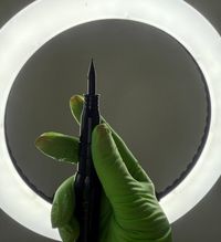 Permanent Make-up Gerät bereit für eine präzise Pigmentierung